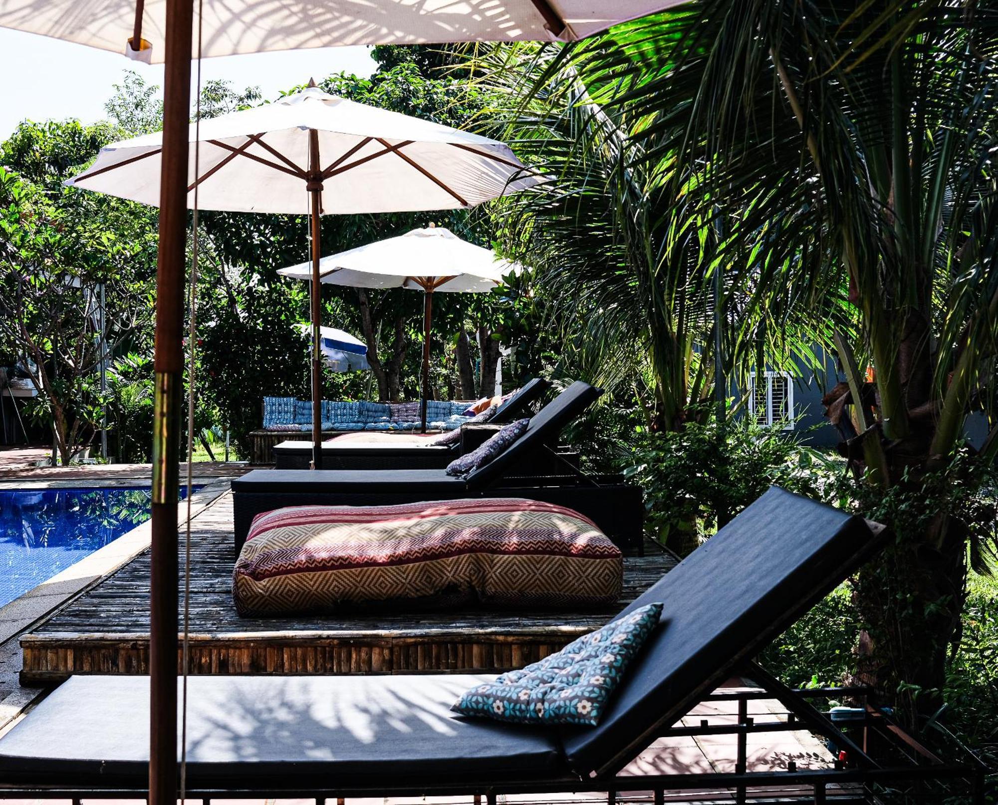 Teejays Bed And Breakfast Kampot Exterior photo
